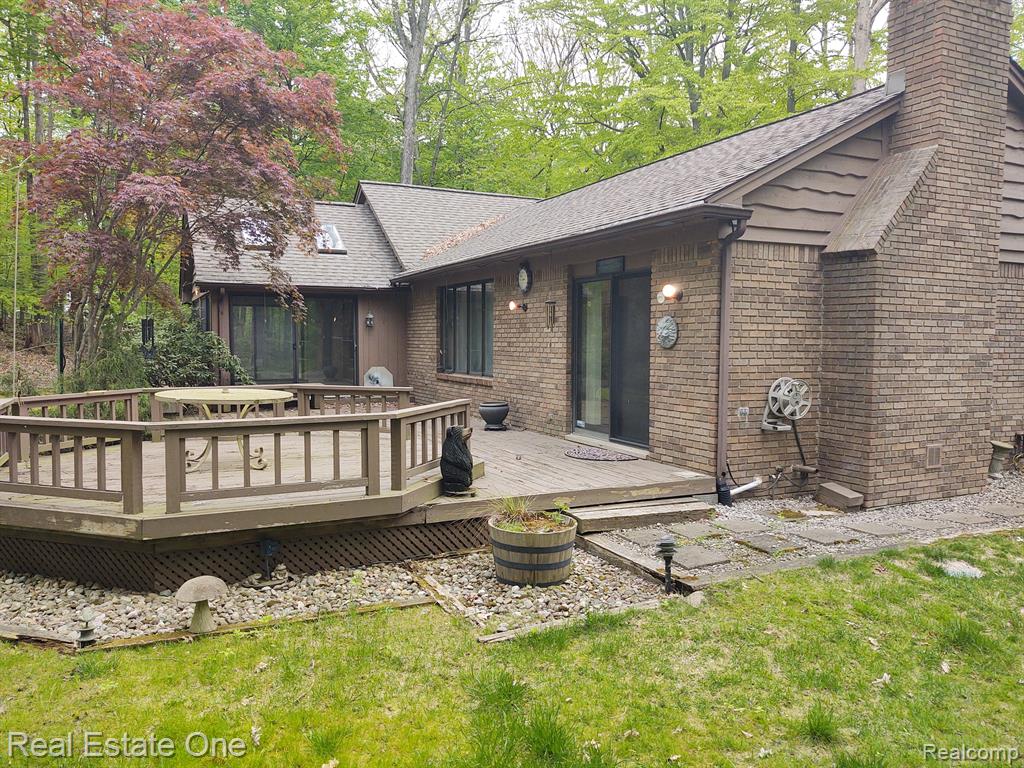 8841 FOSTER Road, Clarkston, MI — Photo 16