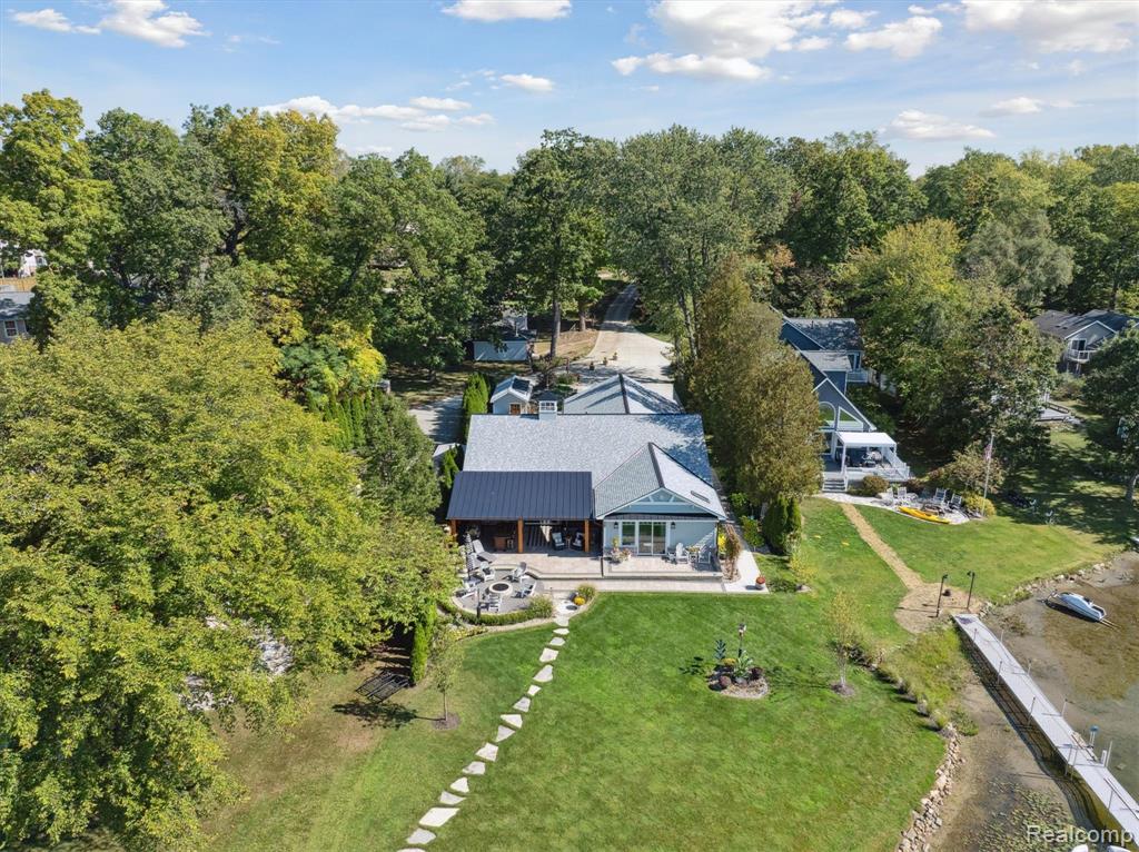 600 Black Oaks Trail, Howell, MI 48843 — front exterior