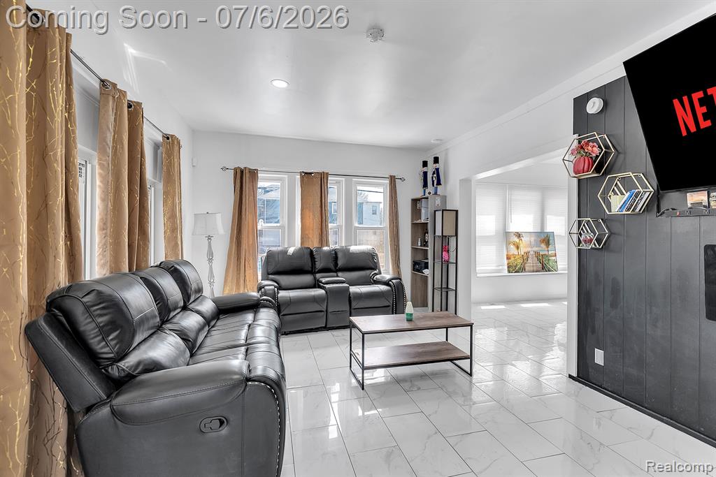 4405 BEWICK Street, Detroit, MI 48214 — Photo 4