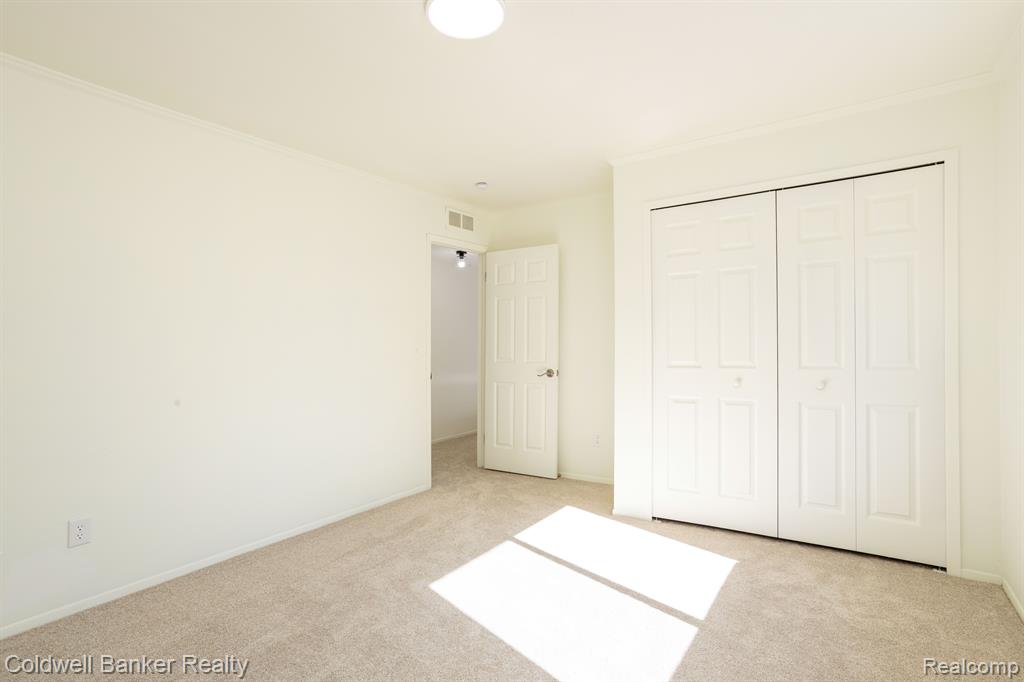 46038 SPINNING WHEEL Drive, Canton, MI 48187 — Photo 30