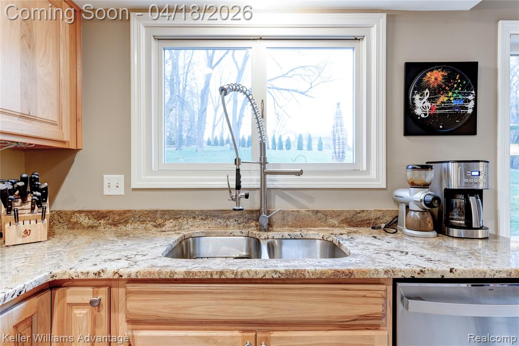 42730 Steepleview Street, Northville, MI 48168 — Photo 16