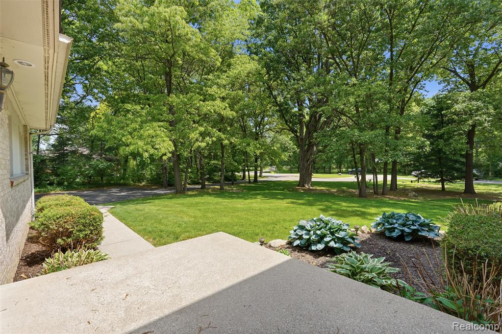 27967 Galien Drive, South Lyon, MI 48178 — Photo 55