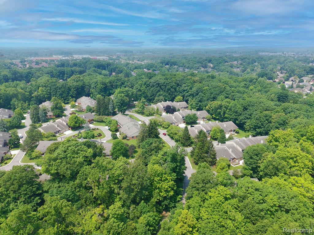 7108 Green Farm Road, West Bloomfield, MI — Photo 44