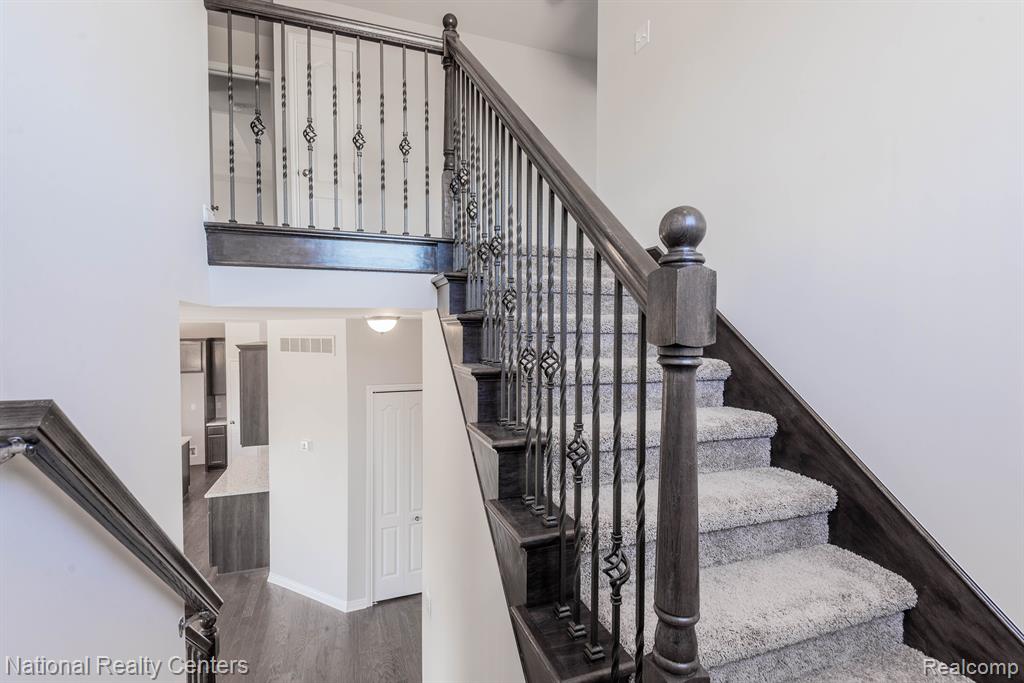 1114 Rochawies Drive, Oakland, MI — Photo 14