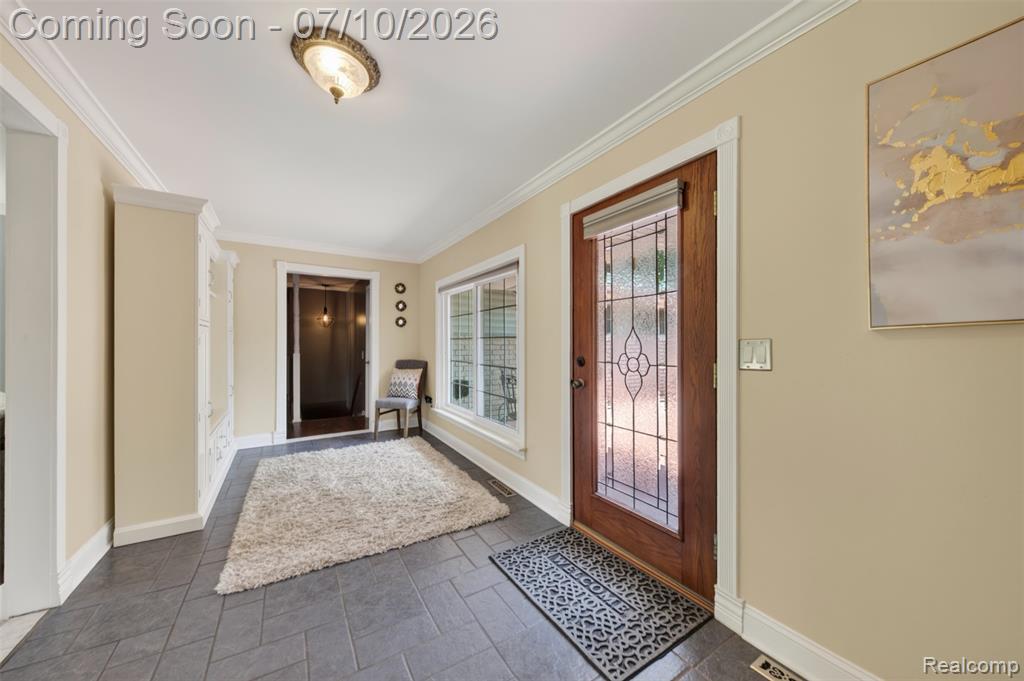 800 Hinford Avenue, Lake Orion, MI 48362 — Photo 7