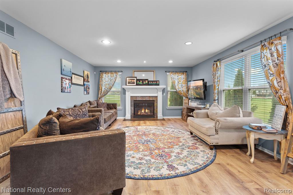 316 Lenox Lane, Brighton, MI 48114 — Photo 18