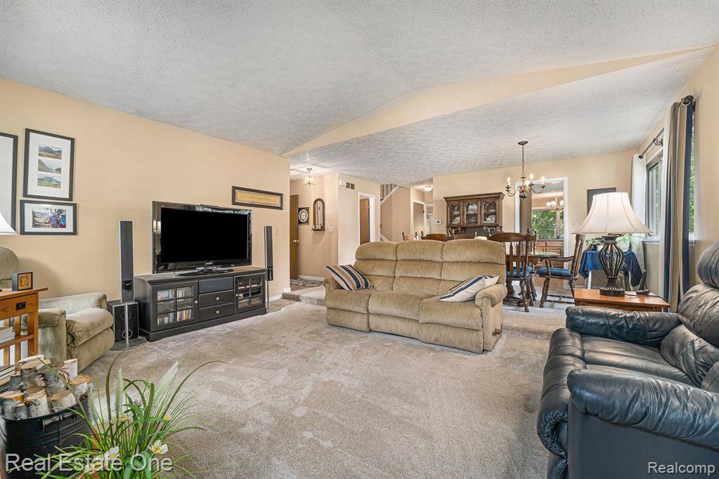 772 RANDALL Drive, Troy, MI 48085 — Photo 7