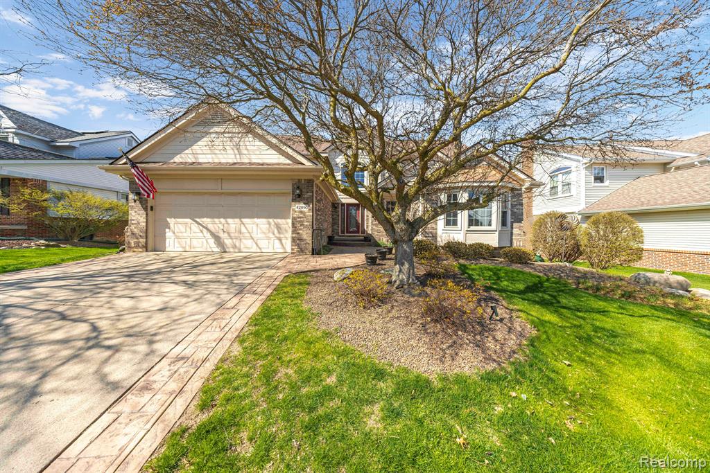 42890 BROOKSTONE Drive, Novi, MI 48377 — Photo 2