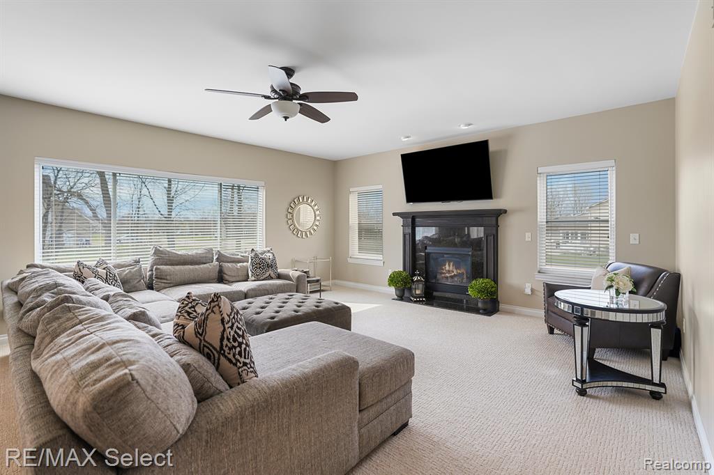 9212 HIDDEN OAKS Drive, Grand Blanc, MI 48439 — Photo 6