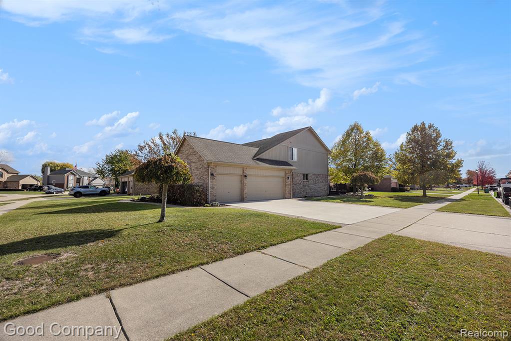 52117 Pebble Creek Drive, New Baltimore, MI 48047 — Photo 3