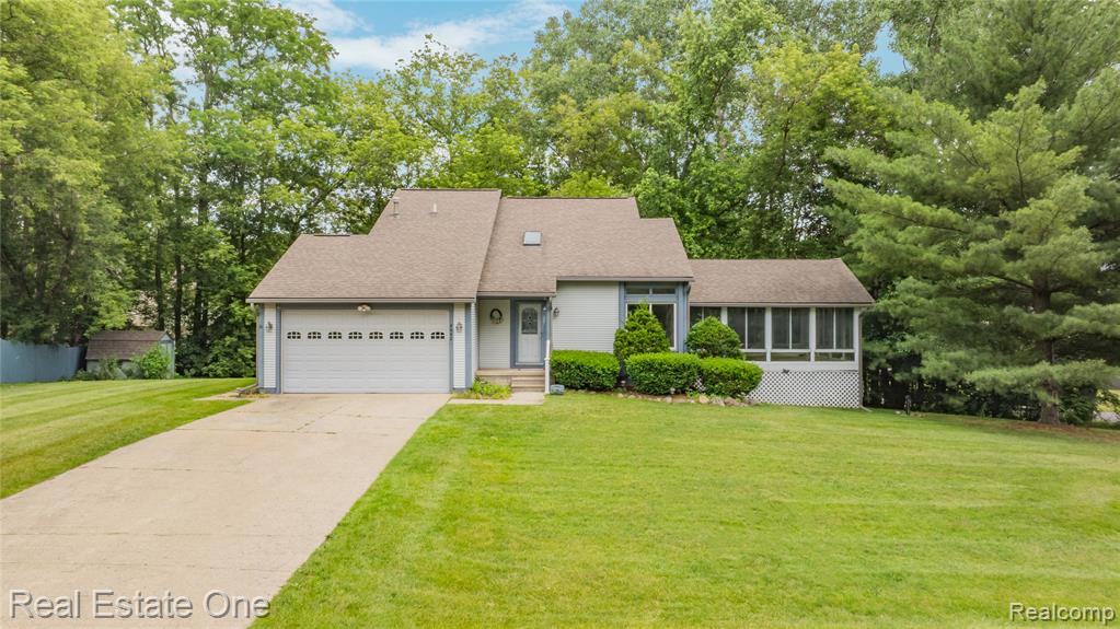 4642 Ponderosa Street, Commerce Twp, MI 48382 — Photo 48