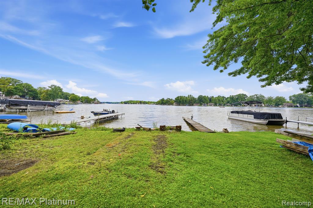 5630 Glen Echo Drive, Howell, MI 48843 — Photo 5