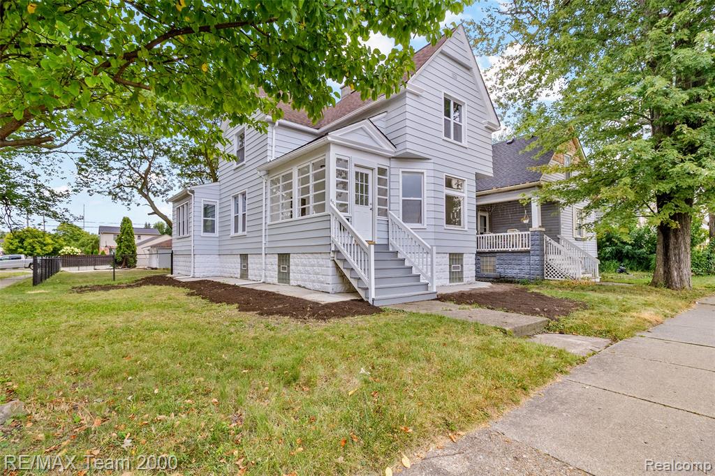 605 Eureka Road, Wyandotte, MI 48192 — front exterior