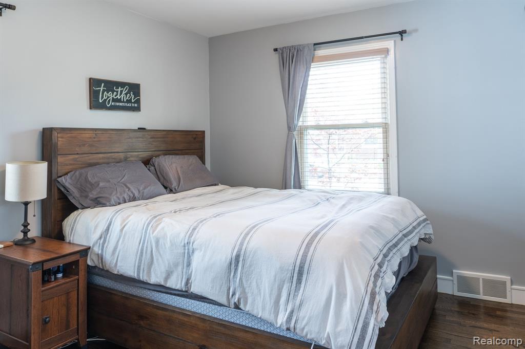 9611 ROSELAND Street, Livonia, MI 48150 — Photo 5