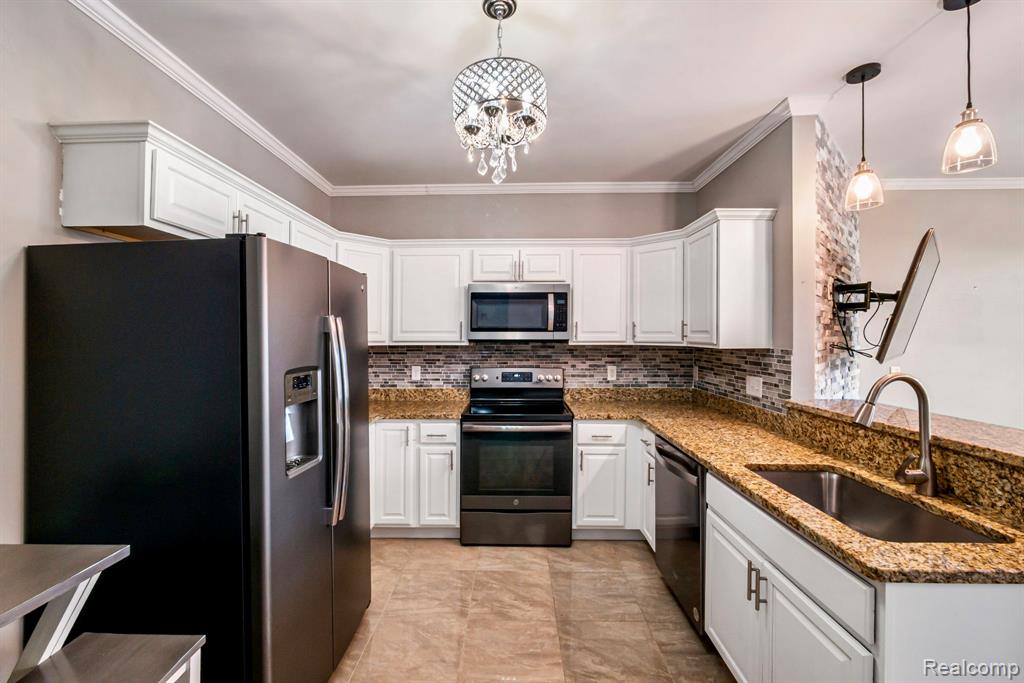 43046 Strand Drive, Sterling Heights, MI 48313 — Photo 12
