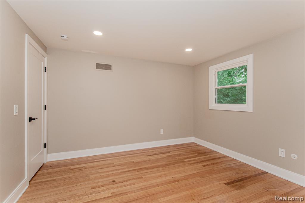 21993 Riverview Drive, Beverly Hills, MI 48025 — Photo 57