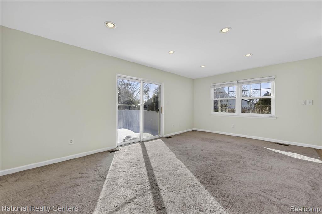 24825 Olde Orchard Street, Novi, MI — Photo 7