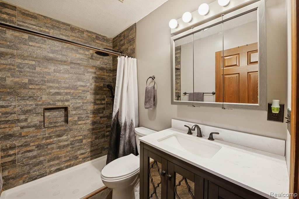 4842 Preston Road, Howell, MI 48855 — Photo 29