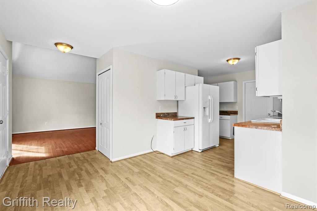762 Elm Court, Wixom, MI 48393 — Photo 10
