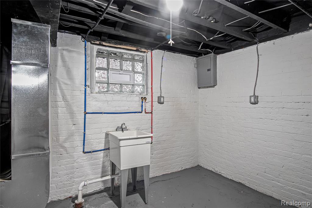 427 Melbourne, Detroit, MI 48202 — Photo 28