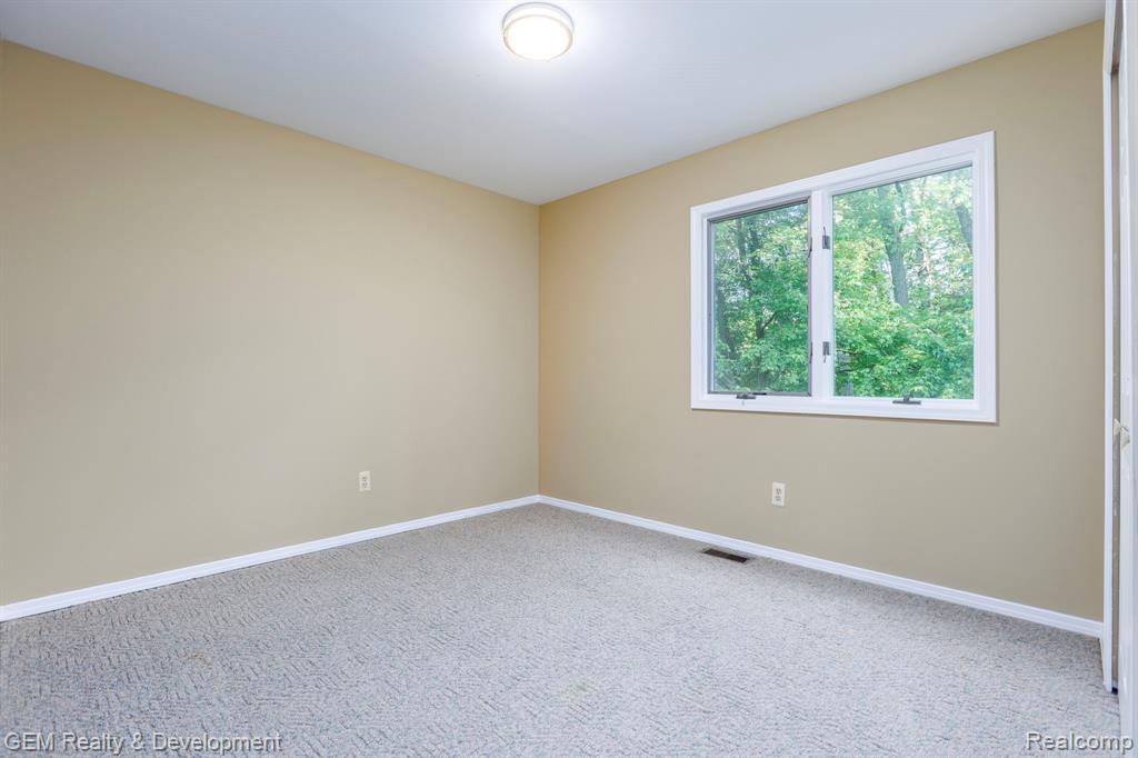 1111 Sarah Road, Pinckney, MI 48169 — Photo 29