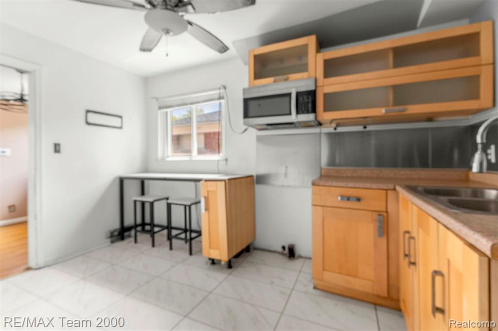 22101 Church Street, Oak Park, MI 48237 — Photo 21