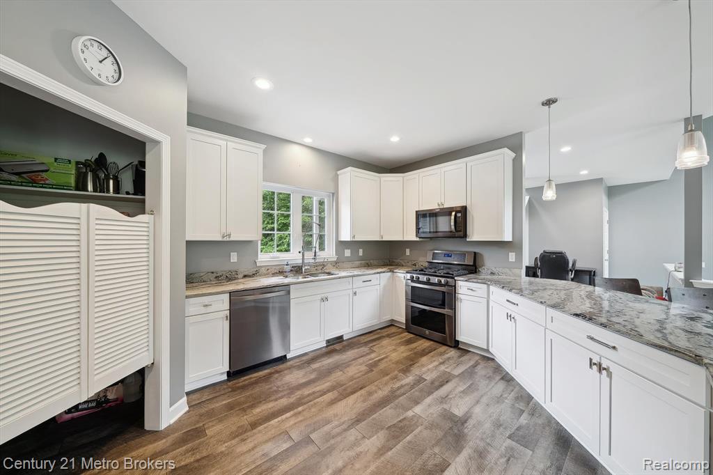 9119 Hegel Road, Goodrich Vlg, MI — Photo 14