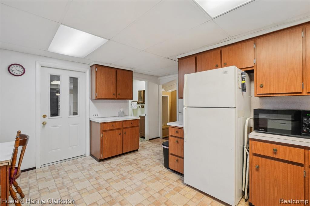 5506 Cruse Avenue, Waterford, MI 48327 — Photo 12