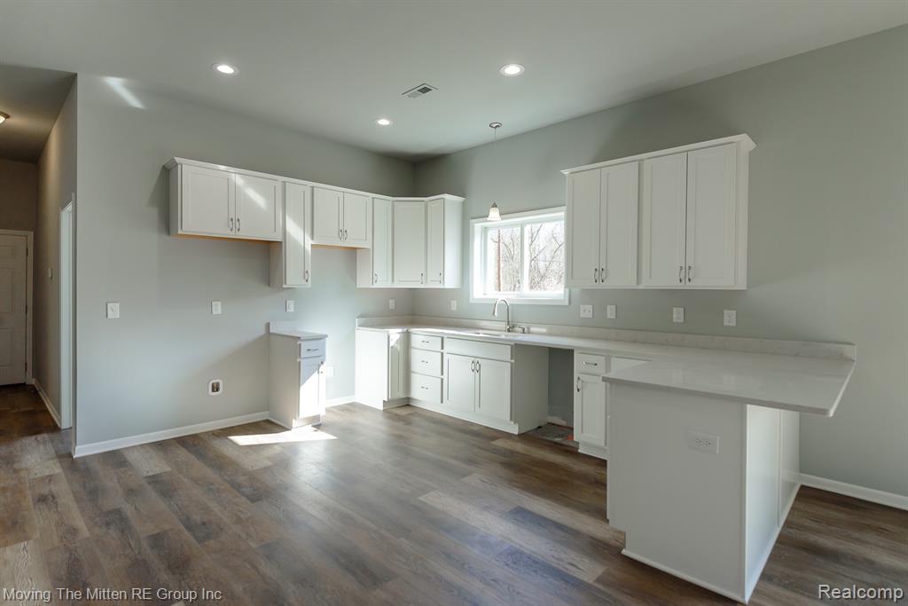 43001 Willow Road, New Boston, MI 48164 — Photo 6