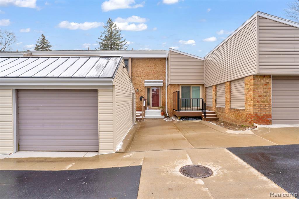 745 OAK BROOK RIDGE Drive, Rochester Hills, MI 48307 — Photo 34