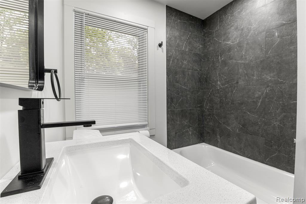 9983 Hemingway, Redford, MI 48239 — Photo 21