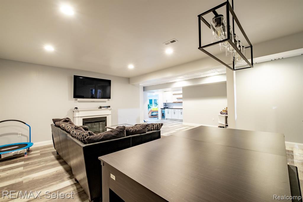 9388 MCMULLEN Circle, Fenton, MI 48430 — Photo 36