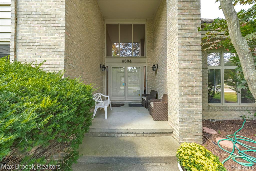 6684 Stonebridge E, West Bloomfield, MI — Photo 3