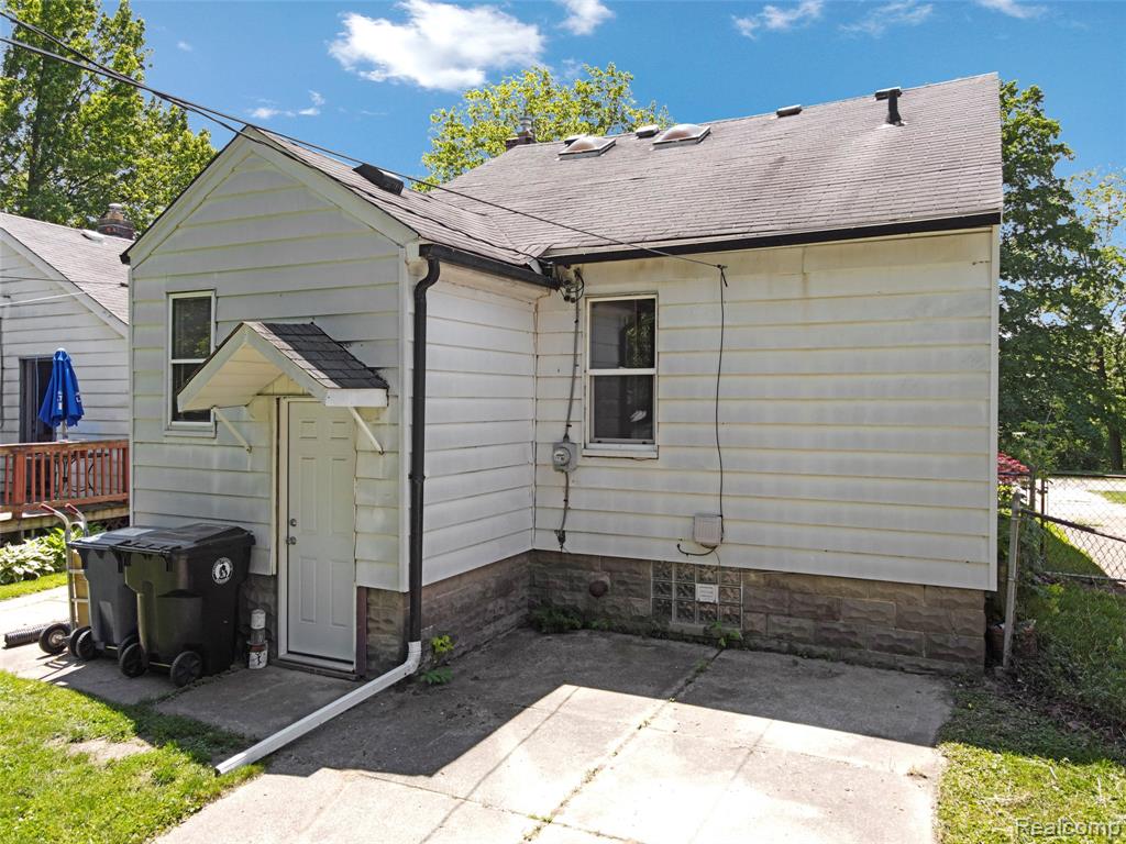 15450 Lola Drive, Redford, MI 48239 — Photo 20