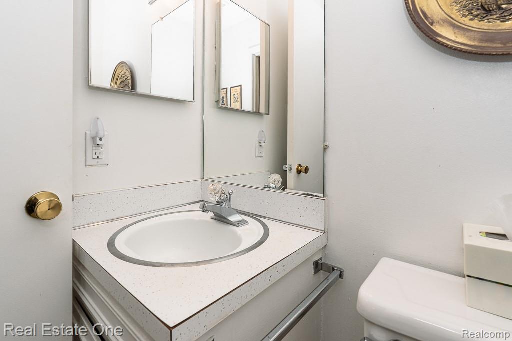 409 Fox Hills Drive N, 95, Bloomfield Hills, MI 48304 — Photo 17