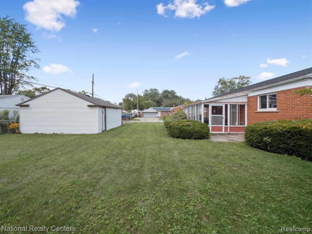 9871 Denne Street, Livonia, MI 48150 — Photo 14