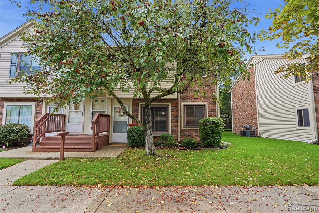 27729 Harrison Woods Lane, Harrison Township, MI