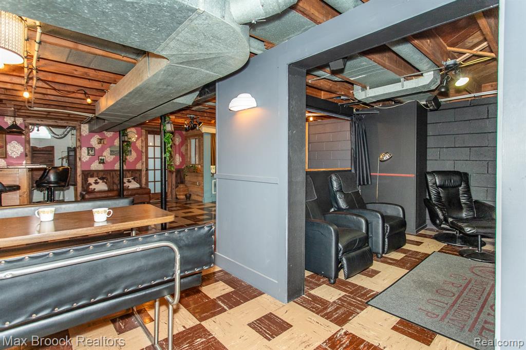 24460 Rosewood Street, Oak Park, MI 48237 — Photo 45