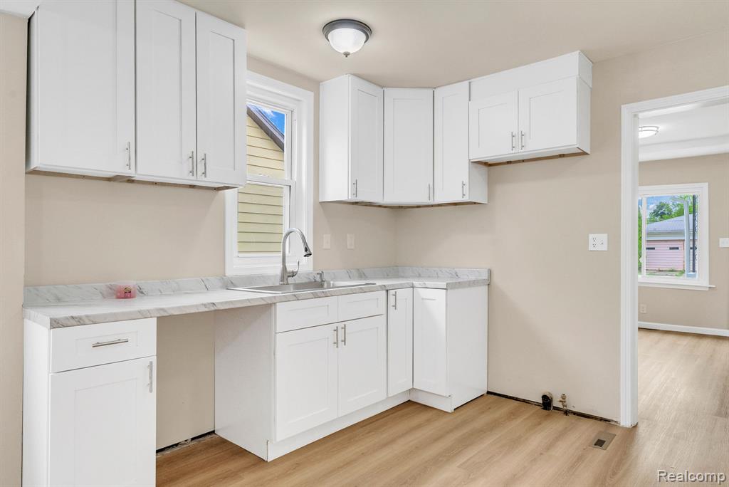 8716 Jewett Avenue, Warren, MI 48089 — Photo 12