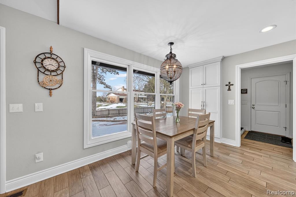 5397 Sutton Place, Grand Blanc, MI 48439 — Photo 16
