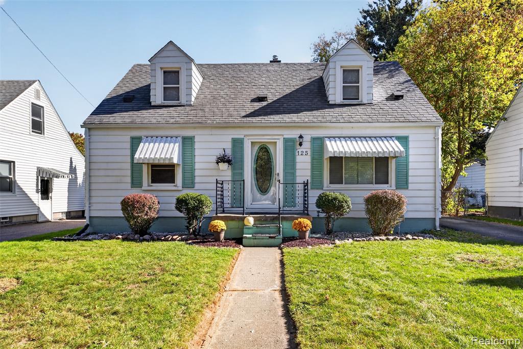 125 Ascot Avenue, Waterford, MI 48328