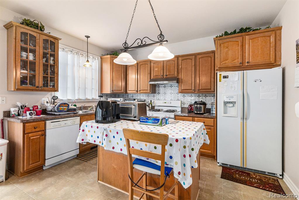 552 Turn Bull Street, Lapeer, MI 48446 — Photo 10
