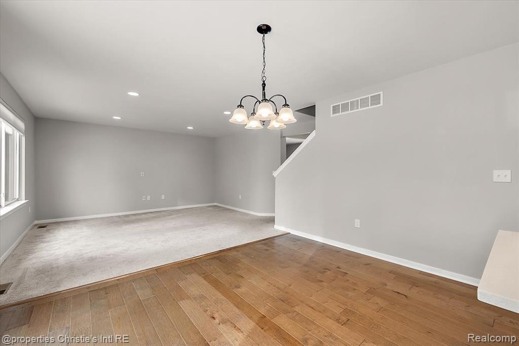 8740 Oak Ridge Trail, Westland, MI — Photo 11