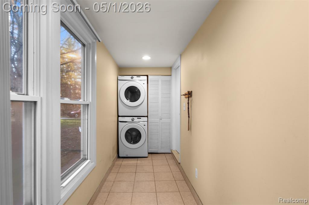5686 Stratford Drive, West Bloomfield, MI — Photo 29