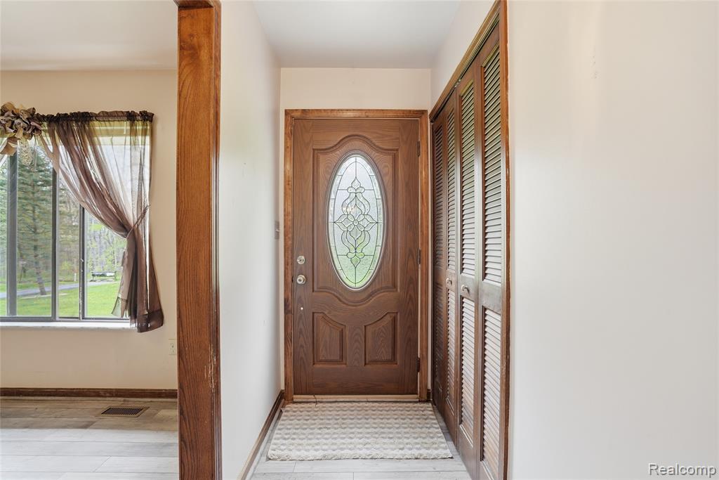 1525 E Dawson Road, Milford, MI 48381 — Photo 16