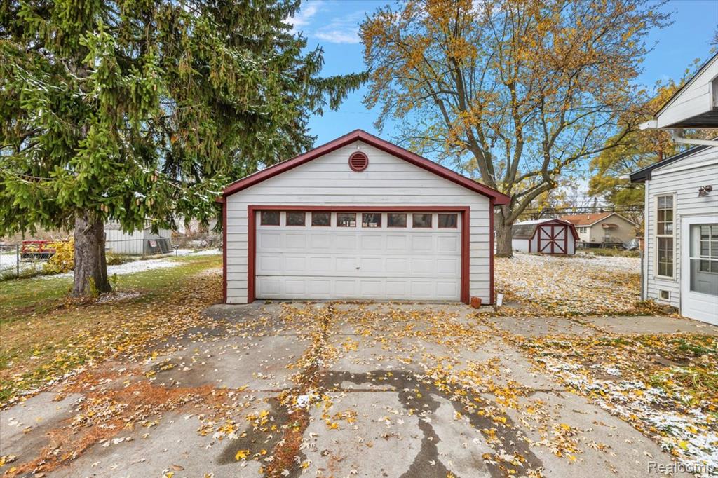 777 Emerson Avenue, Pontiac, MI 48340 — Photo 42