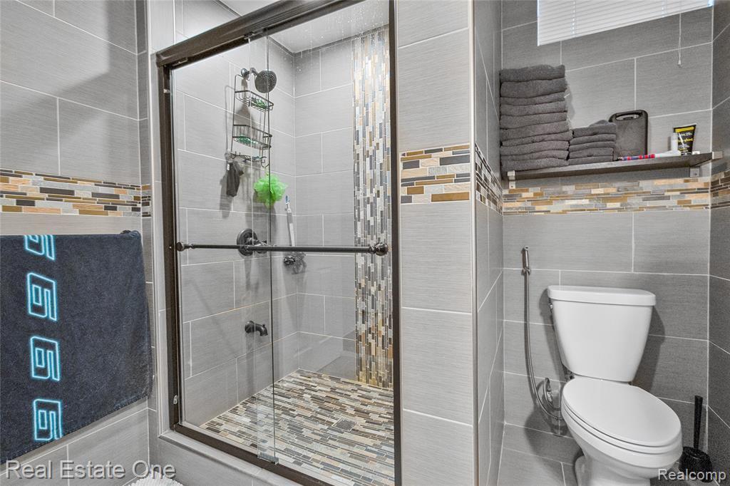 6067 N Vernon Street, Dearborn Heights, MI 48127 — Photo 46