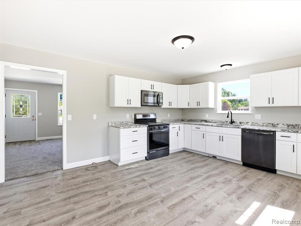 2941 Beach Road, Port Huron, MI 48060 — Photo 12