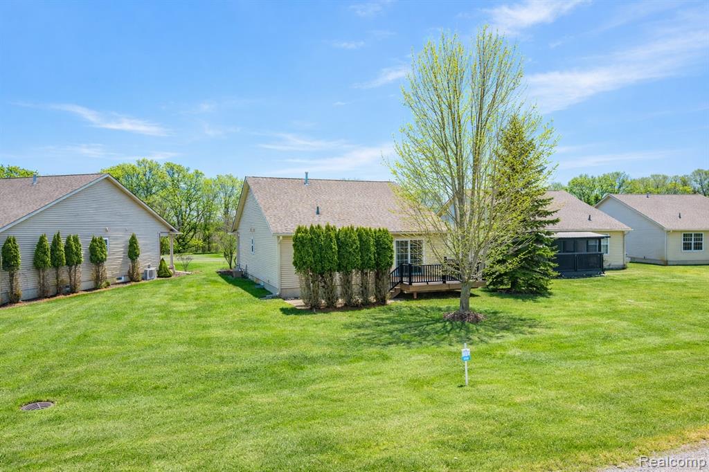 11126 Strathmore Court, Grand Blanc, MI 48439 — Photo 8