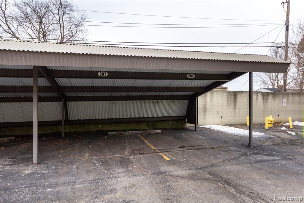 5273 HIGHLAND Road, Waterford, MI 48327 — Photo 17